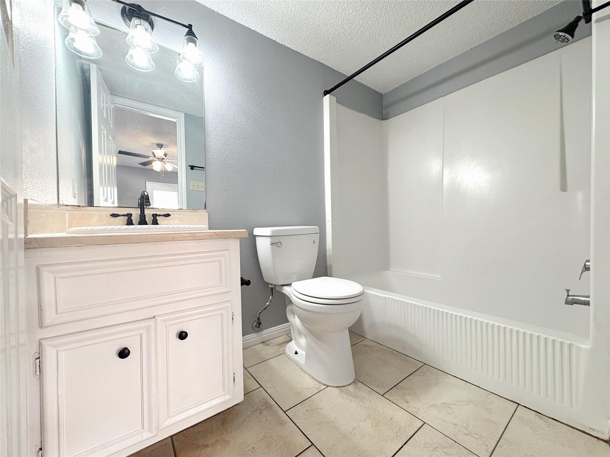 502 W 17th St # E, Austin, TX 78701