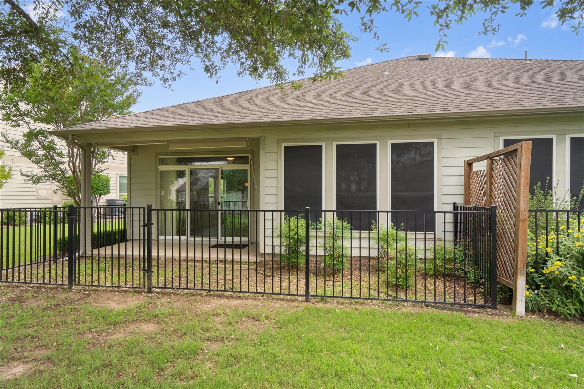 330 Portsmouth Dr, Georgetown, TX 78633