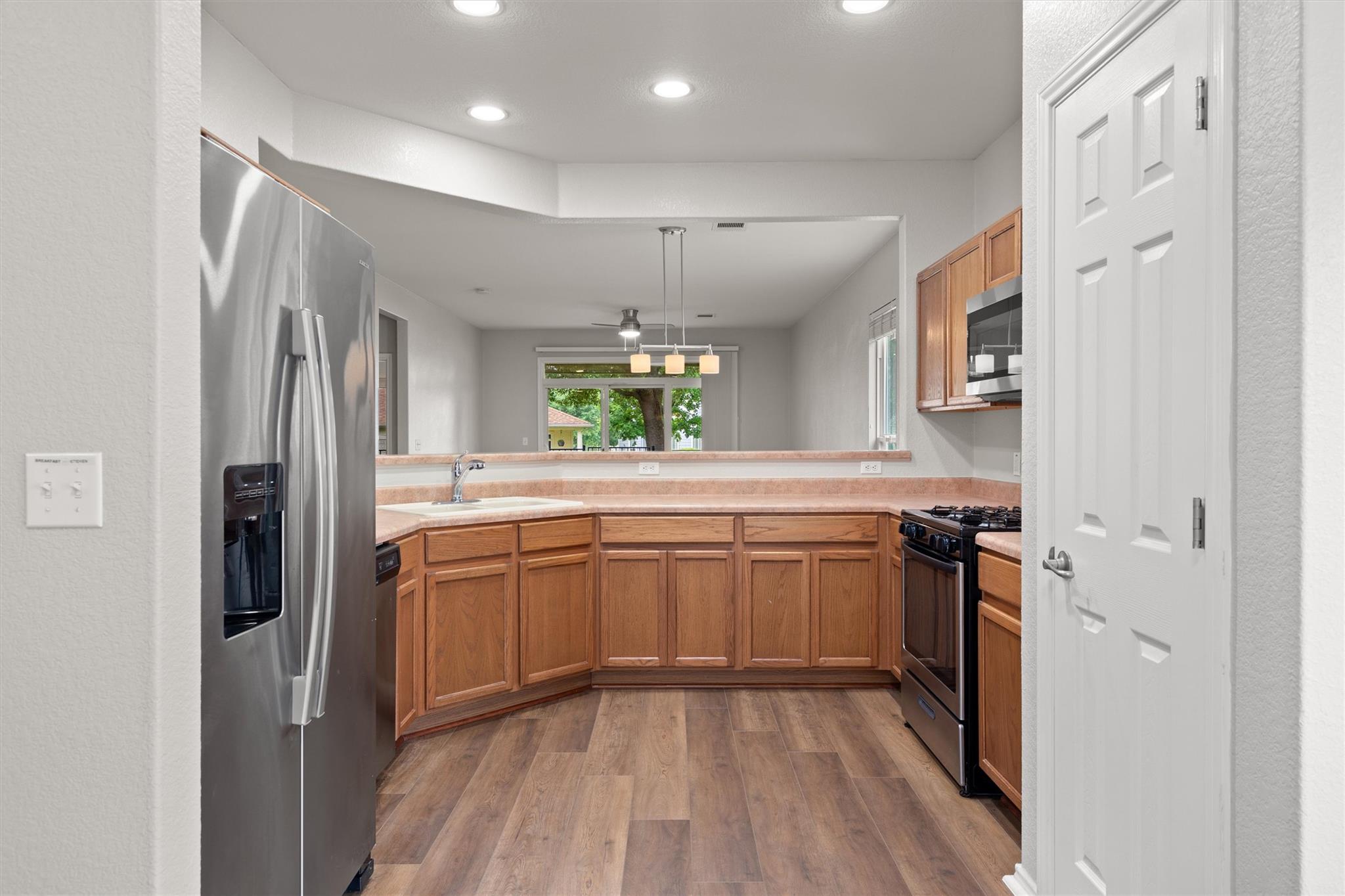 330 Portsmouth Dr, Georgetown, TX 78633