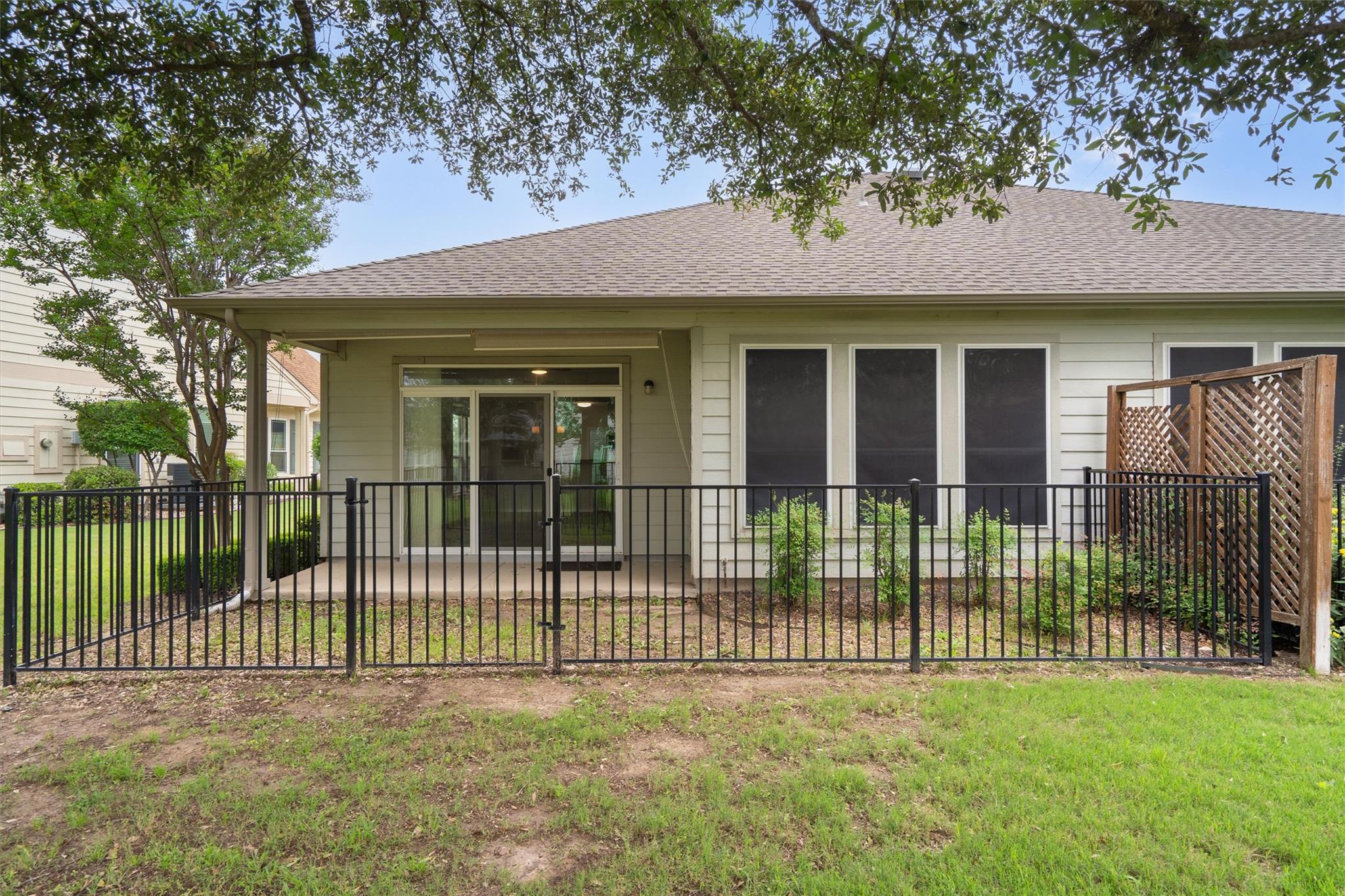 330 Portsmouth Dr, Georgetown, TX 78633