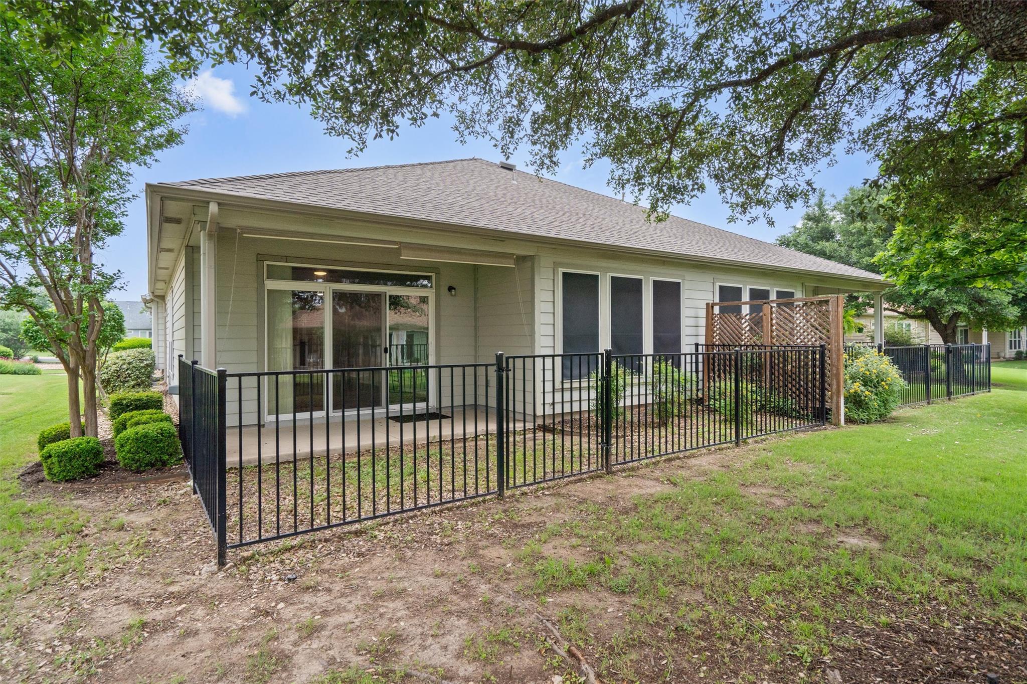 330 Portsmouth Dr, Georgetown, TX 78633