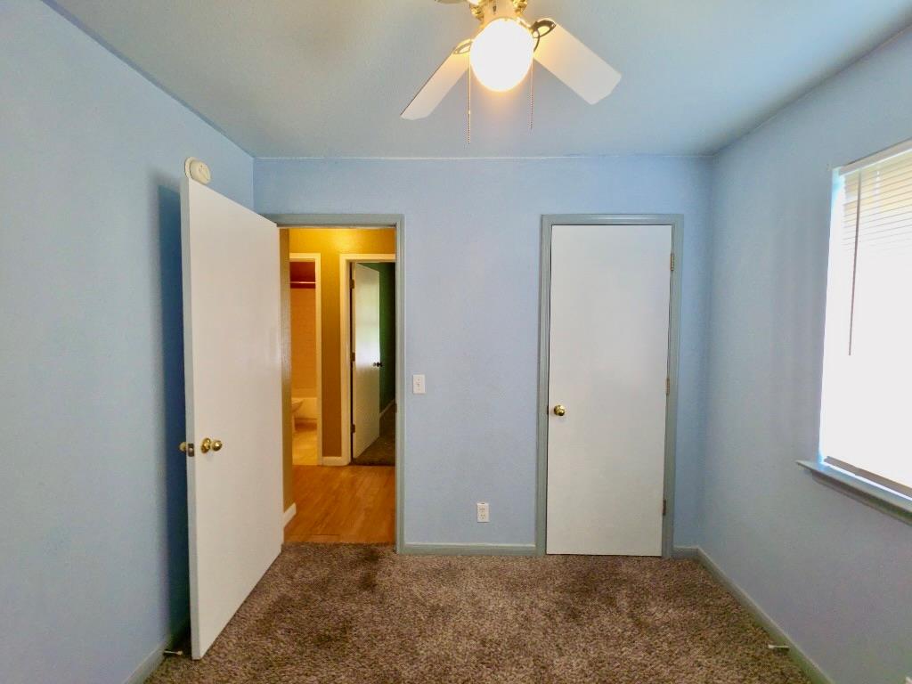 110 Meadowside Dr, Hutto, TX 78634