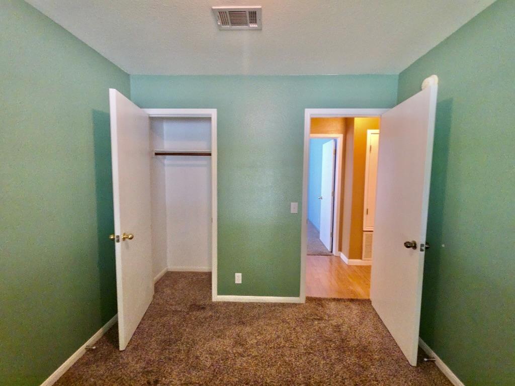 110 Meadowside Dr, Hutto, TX 78634