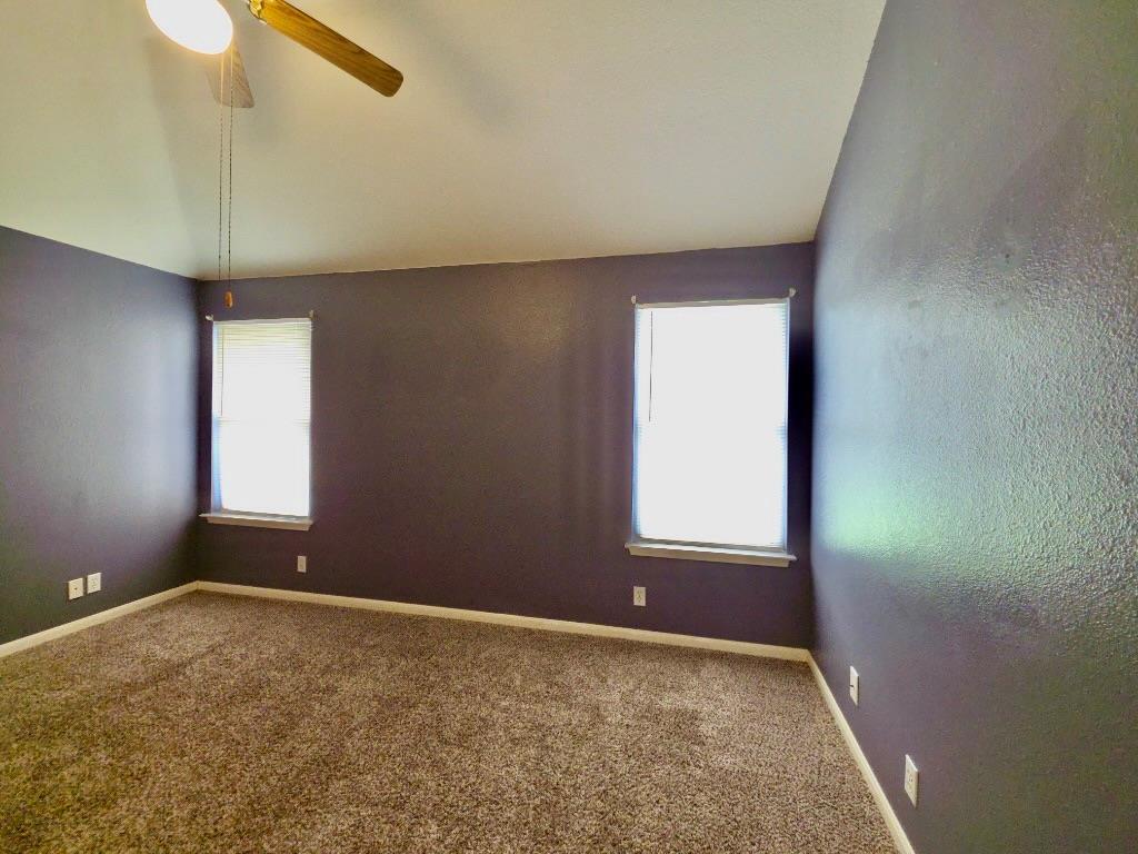 110 Meadowside Dr, Hutto, TX 78634