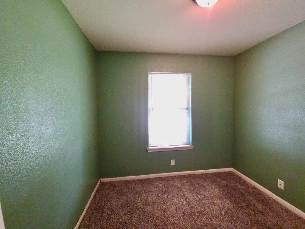 110 Meadowside Dr, Hutto, TX 78634