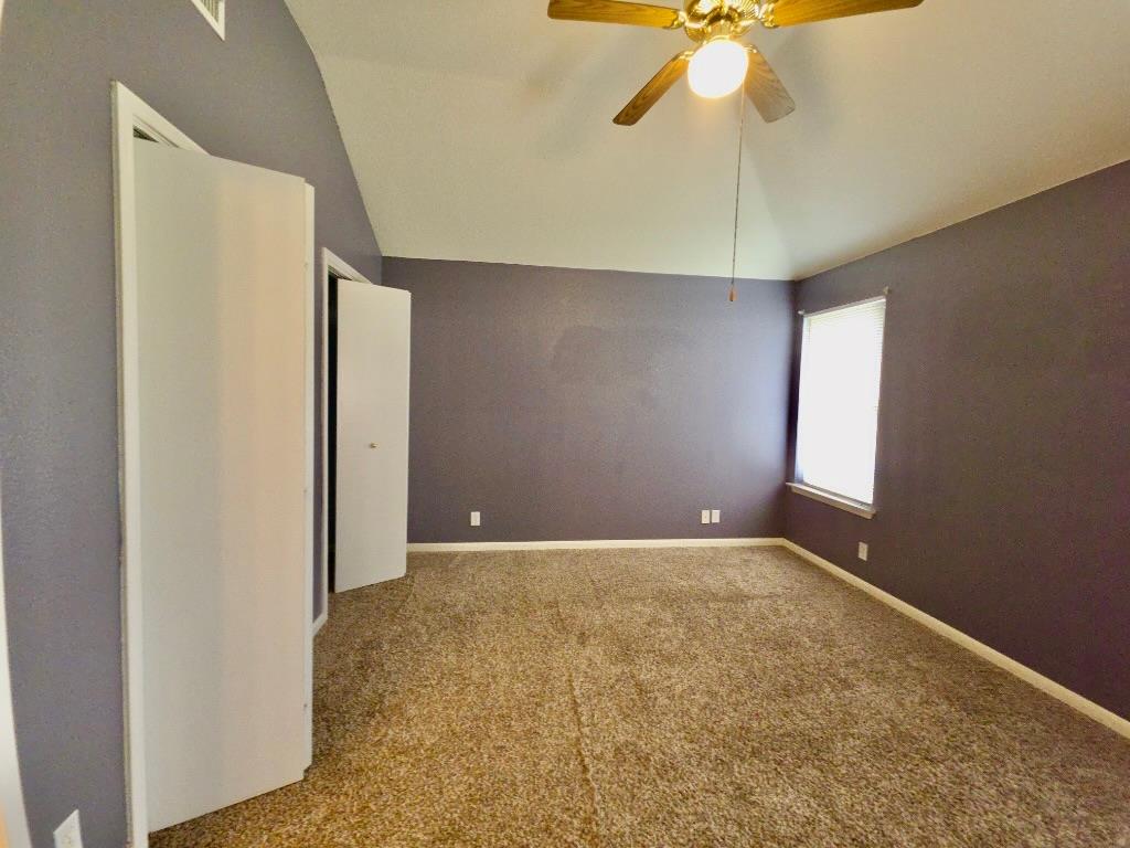 110 Meadowside Dr, Hutto, TX 78634