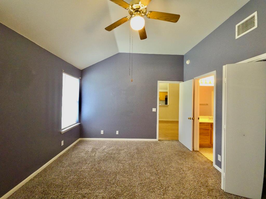 110 Meadowside Dr, Hutto, TX 78634