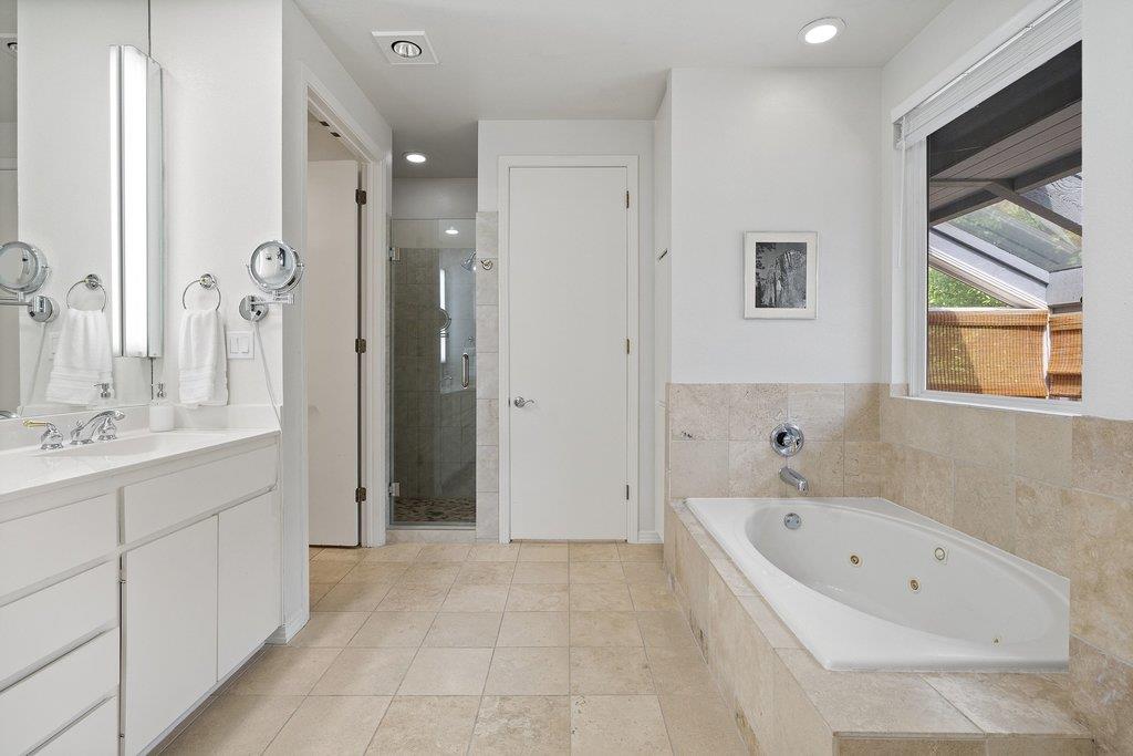 109 Double Eagle Dr # 109, Austin, TX 78738
