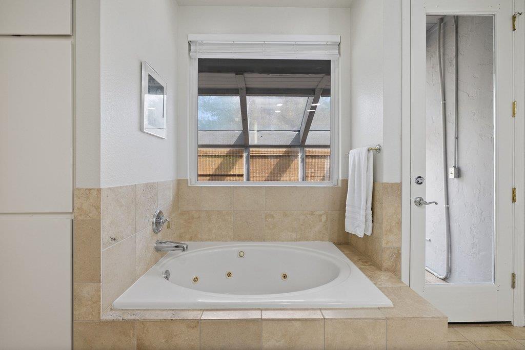 109 Double Eagle Dr # 109, Austin, TX 78738
