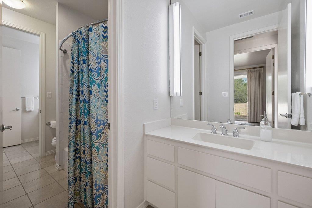 109 Double Eagle Dr # 109, Austin, TX 78738