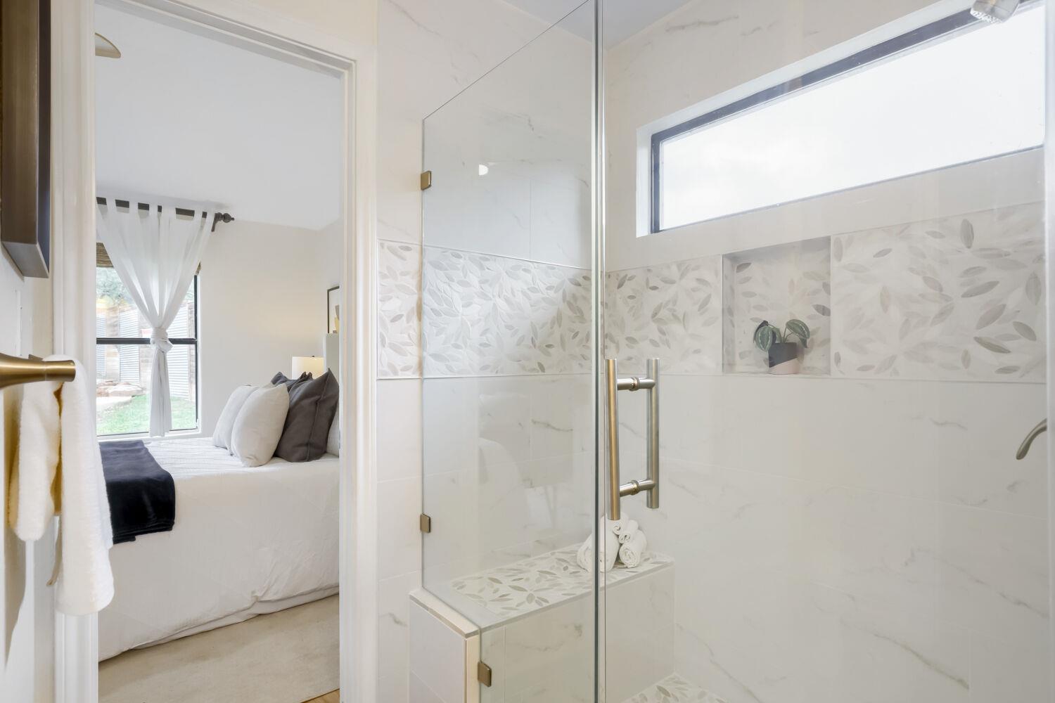 10213 Thomas Ln, Dripping Springs, TX 78620