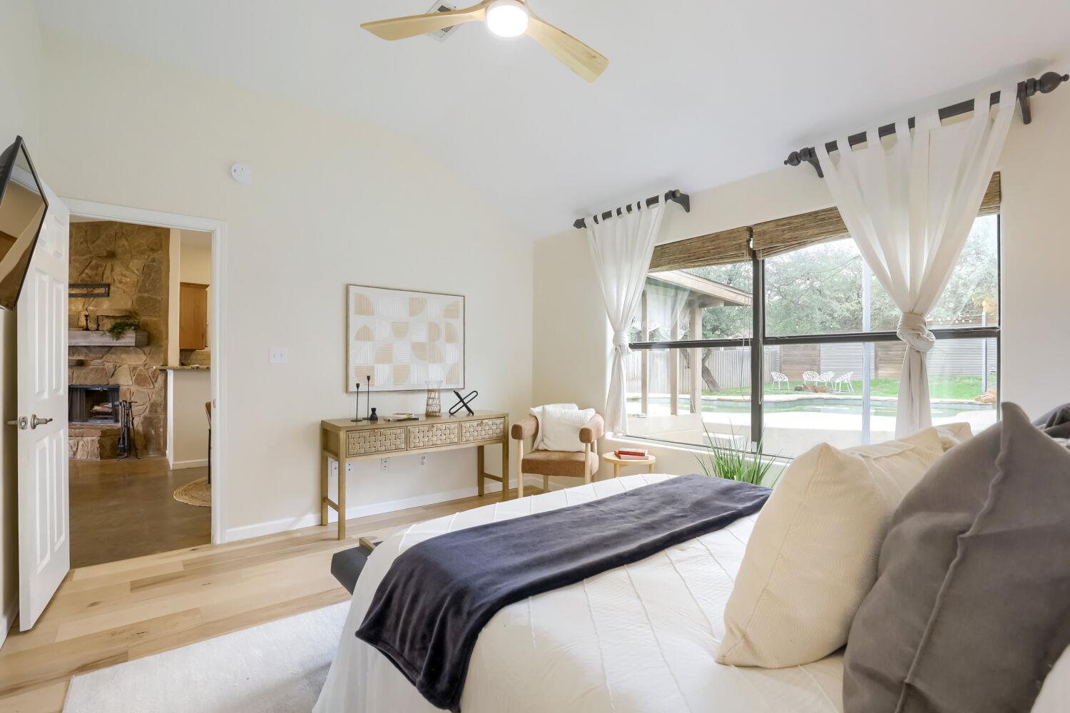 10213 Thomas Ln, Dripping Springs, TX 78620