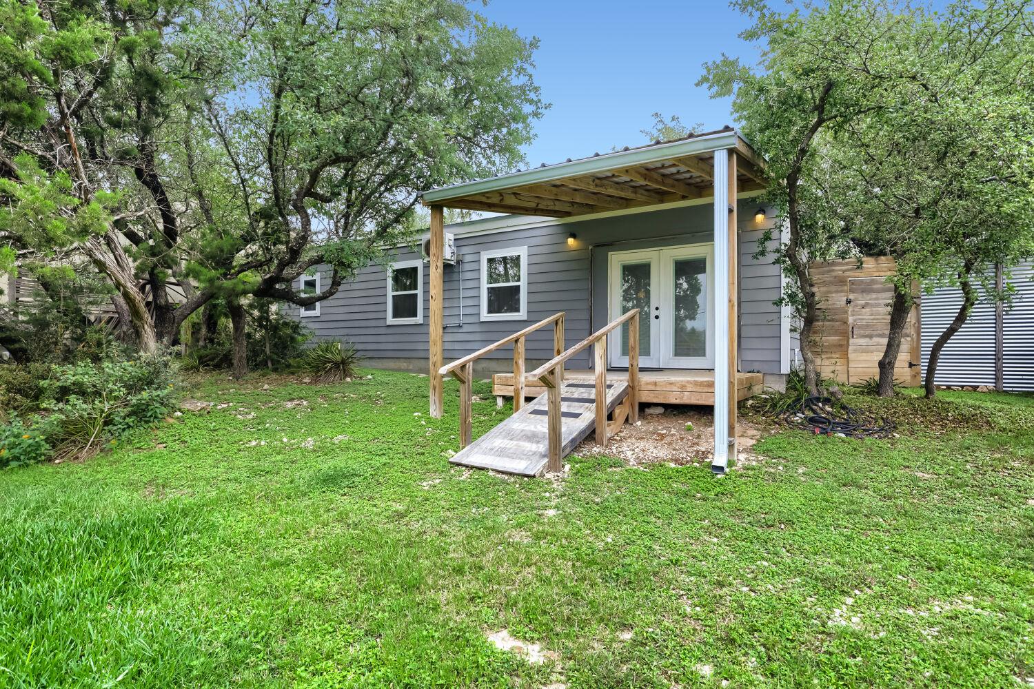 10213 Thomas Ln, Dripping Springs, TX 78620