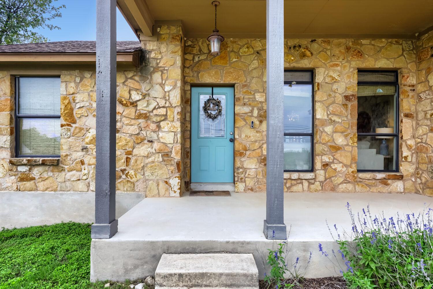 10213 Thomas Ln, Dripping Springs, TX 78620