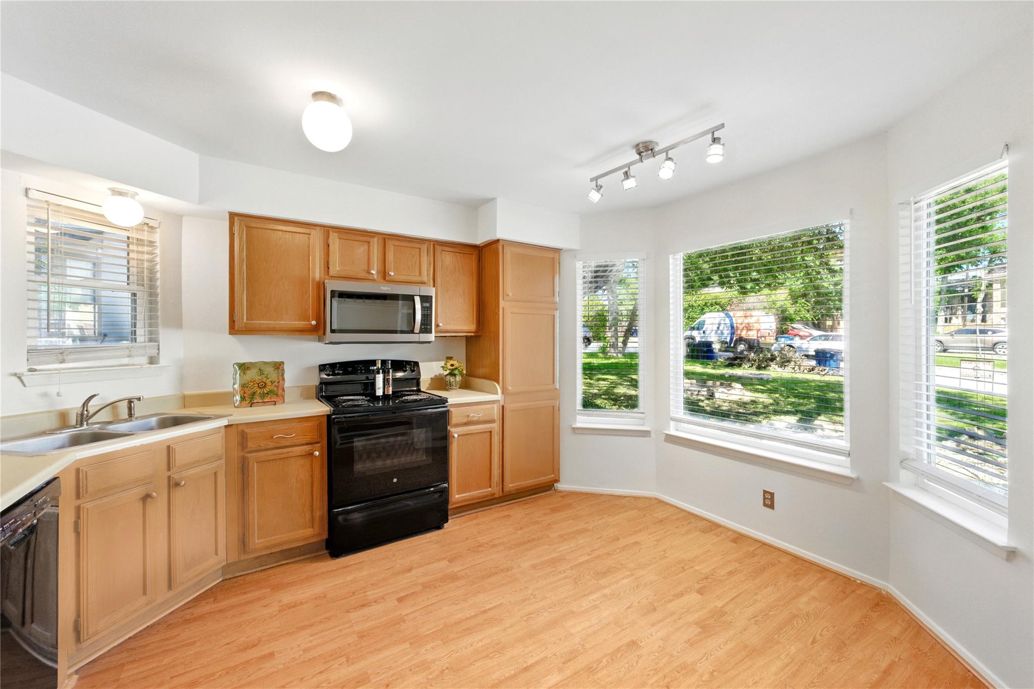 2105 Kirksey Dr, Austin, TX 78741