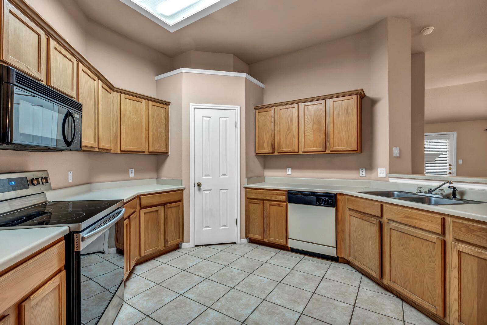 5700 Lomita Verde Cir, Austin, TX 78749