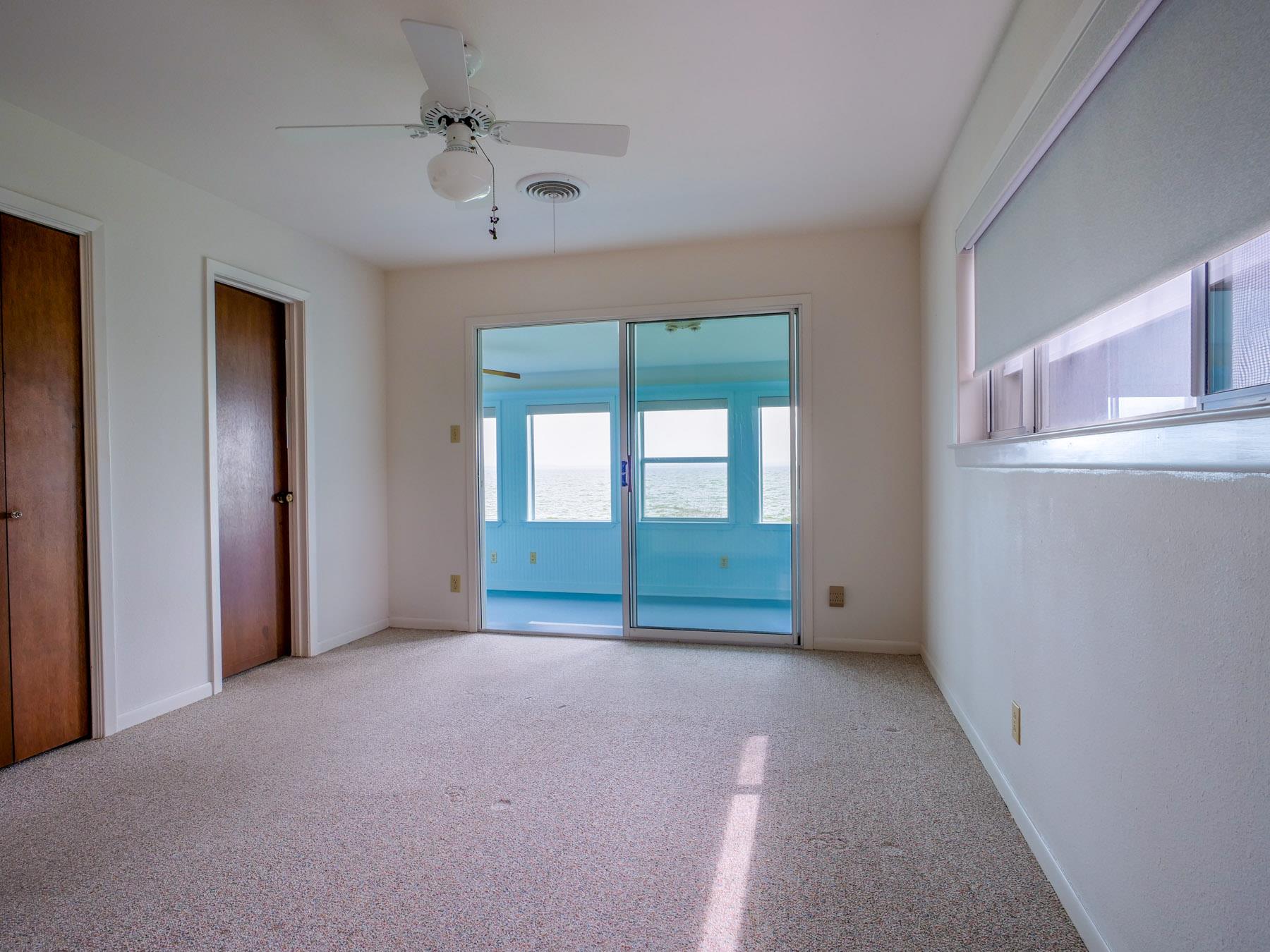 736 W Lakecrest Dr, Bluffton, TX 78607