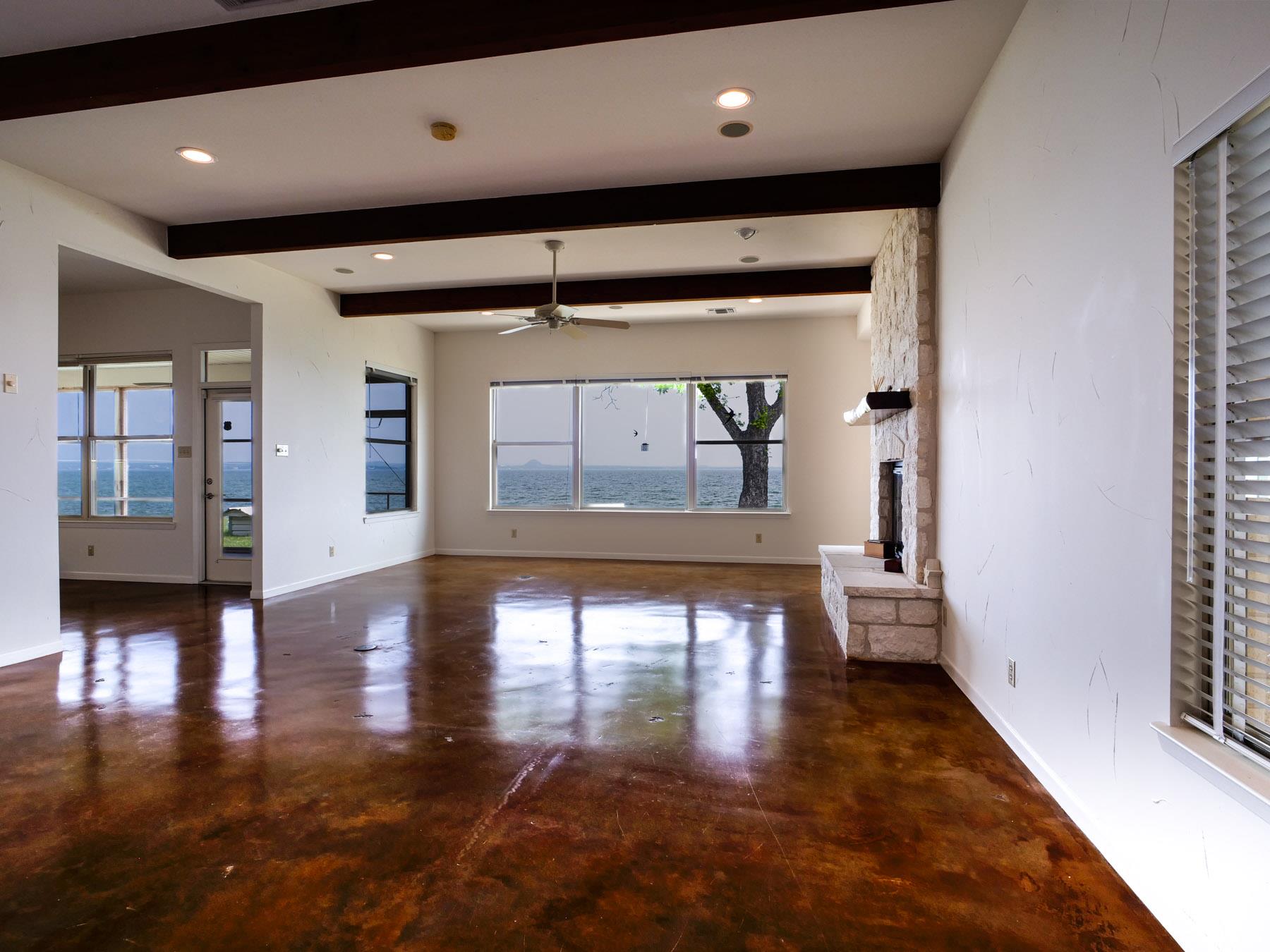 736 W Lakecrest Dr, Bluffton, TX 78607