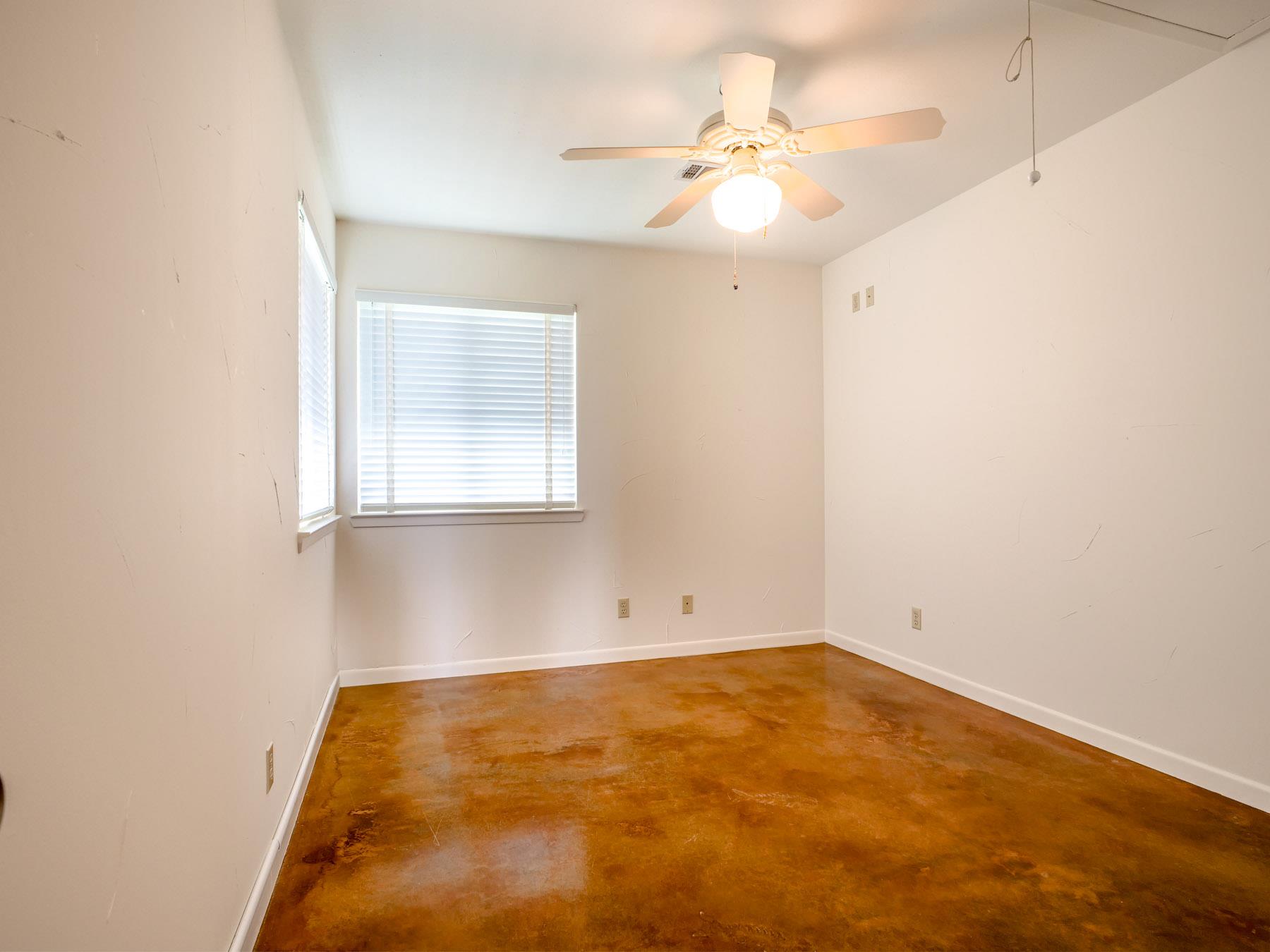 736 W Lakecrest Dr, Bluffton, TX 78607