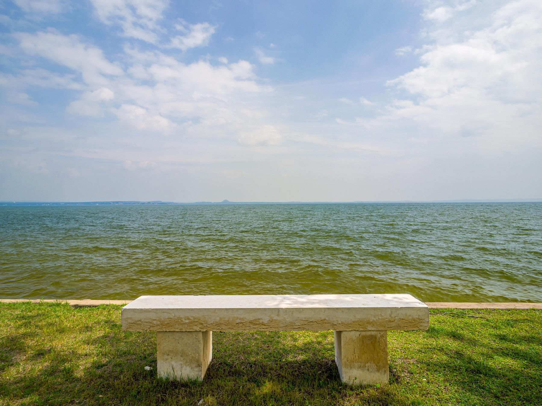 736 W Lakecrest Dr, Bluffton, TX 78607