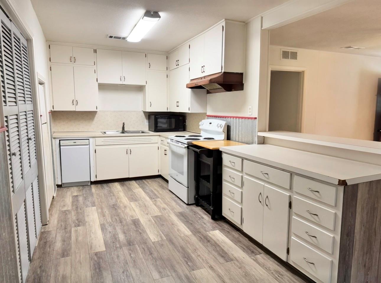 406 SWANEE Dr # 1, Austin, TX 78752