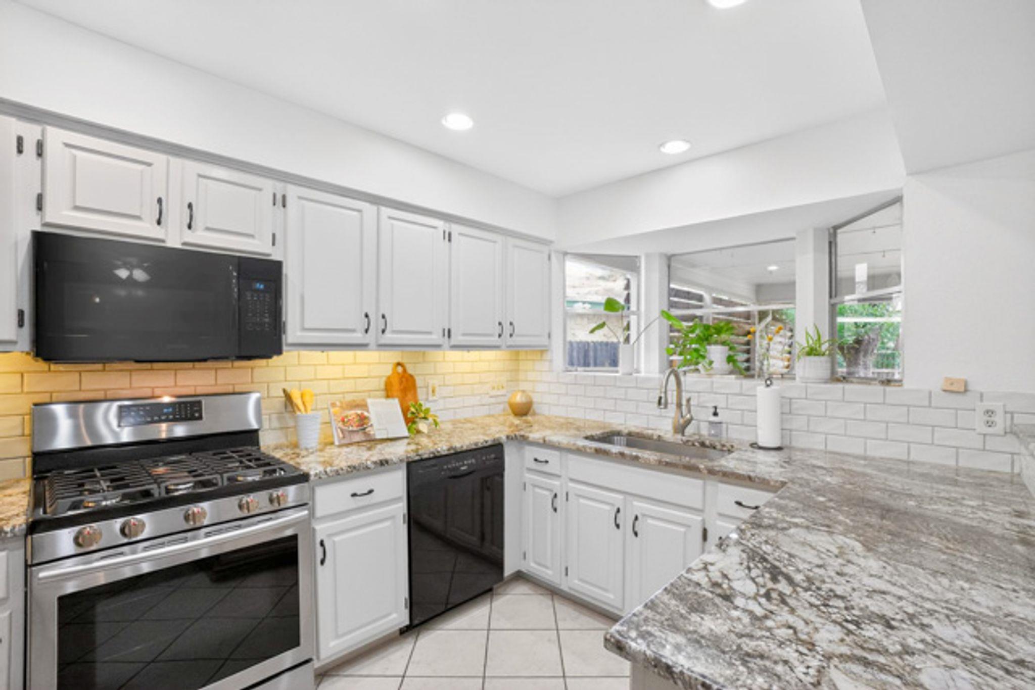 5302 Wolf Run, Austin, TX 78749