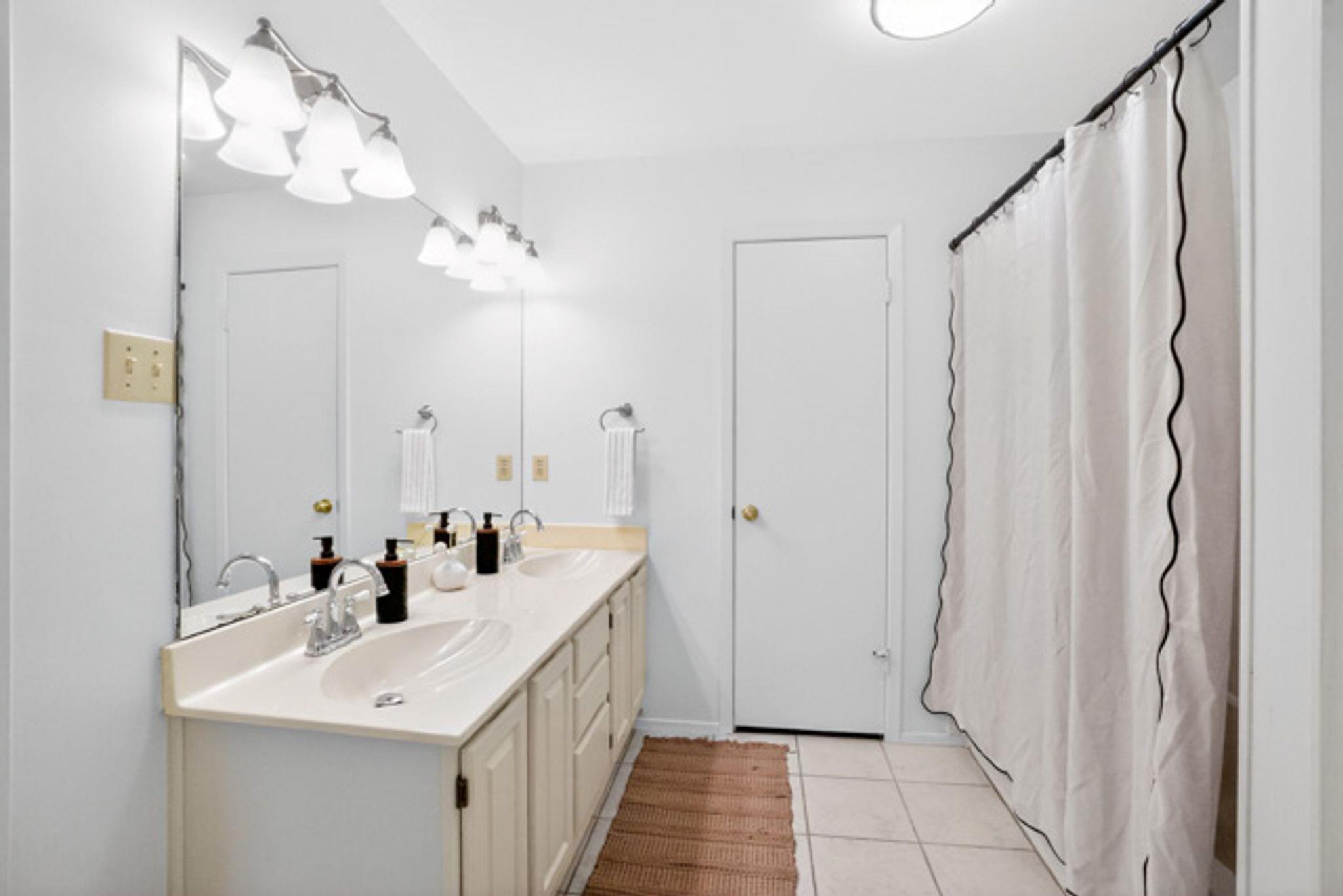 5302 Wolf Run, Austin, TX 78749