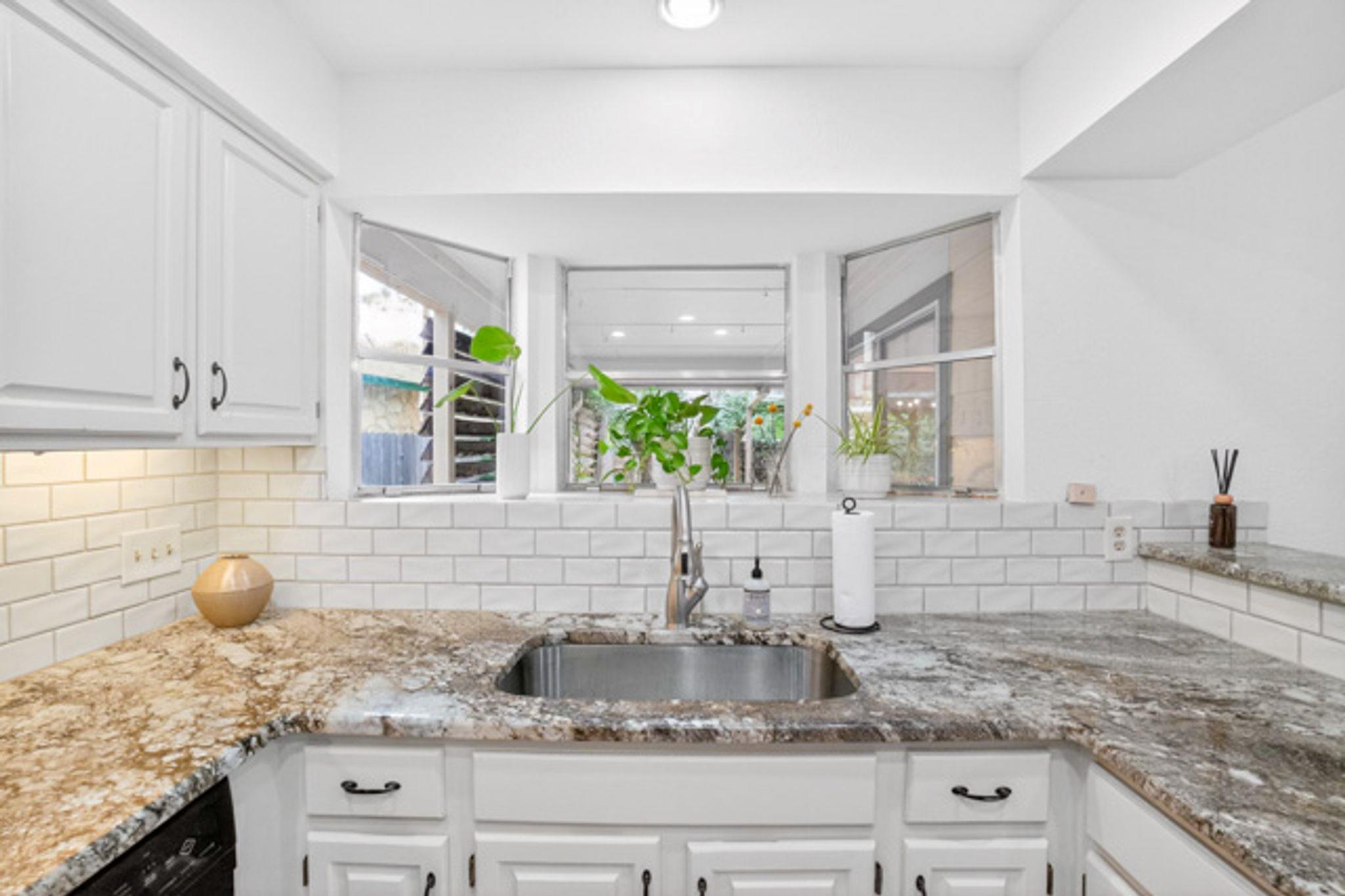 5302 Wolf Run, Austin, TX 78749
