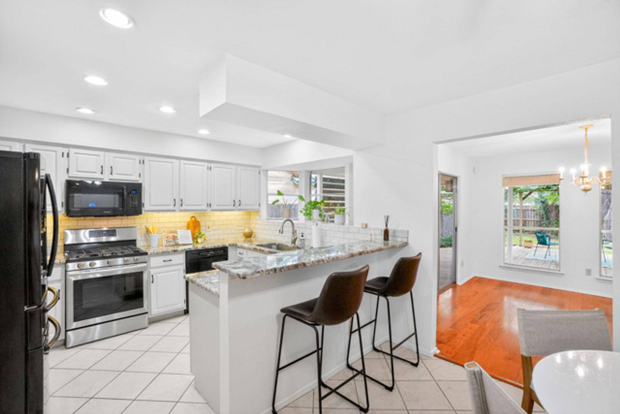 5302 Wolf Run, Austin, TX 78749