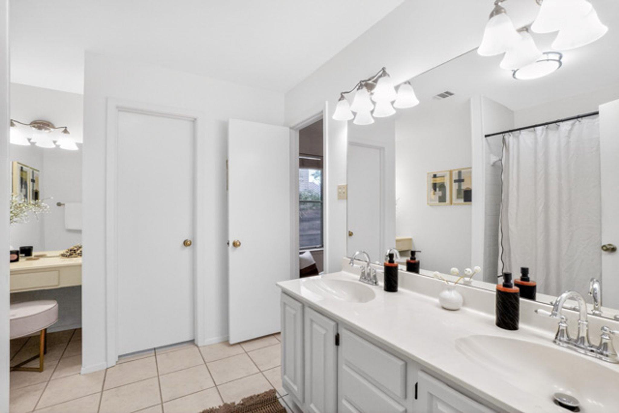 5302 Wolf Run, Austin, TX 78749