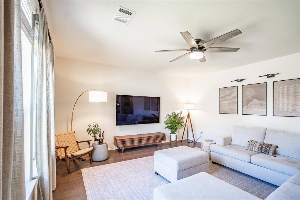 547 Saturnia Dr, Georgetown, TX 78628