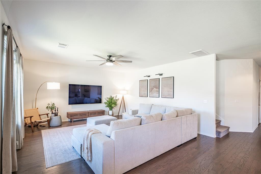 547 Saturnia Dr, Georgetown, TX 78628