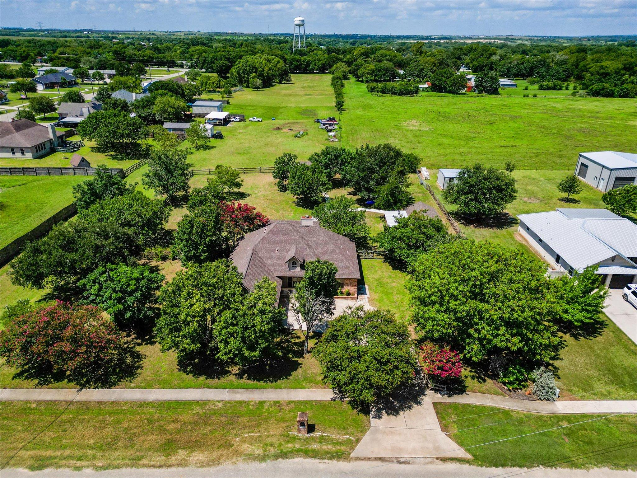 53 Tinas Trl, Martindale, TX 78655