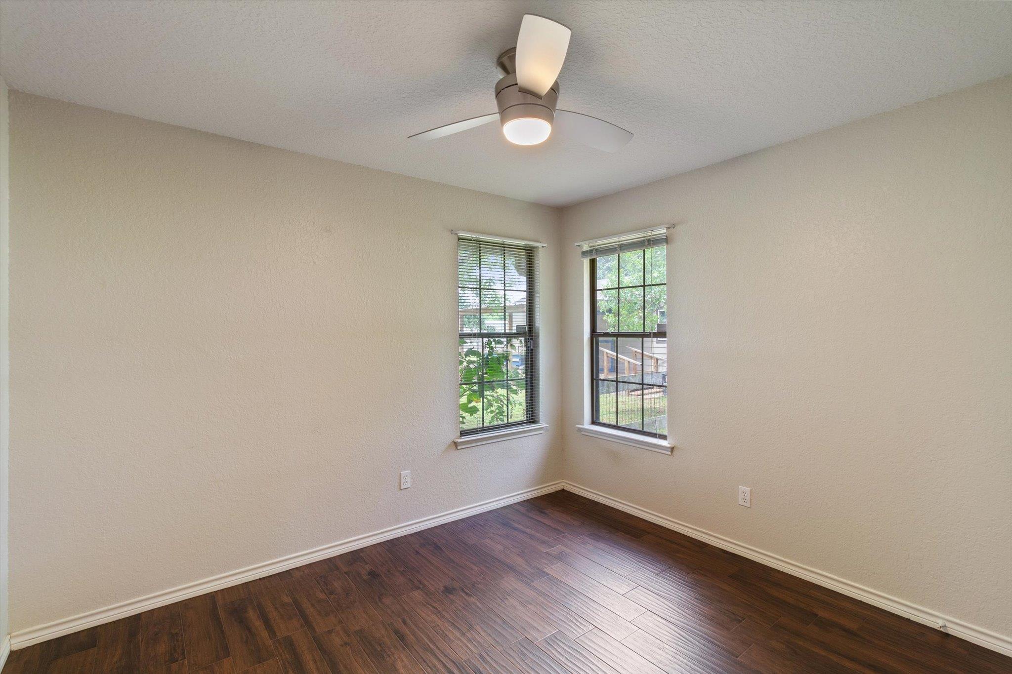 53 Tinas Trl, Martindale, TX 78655