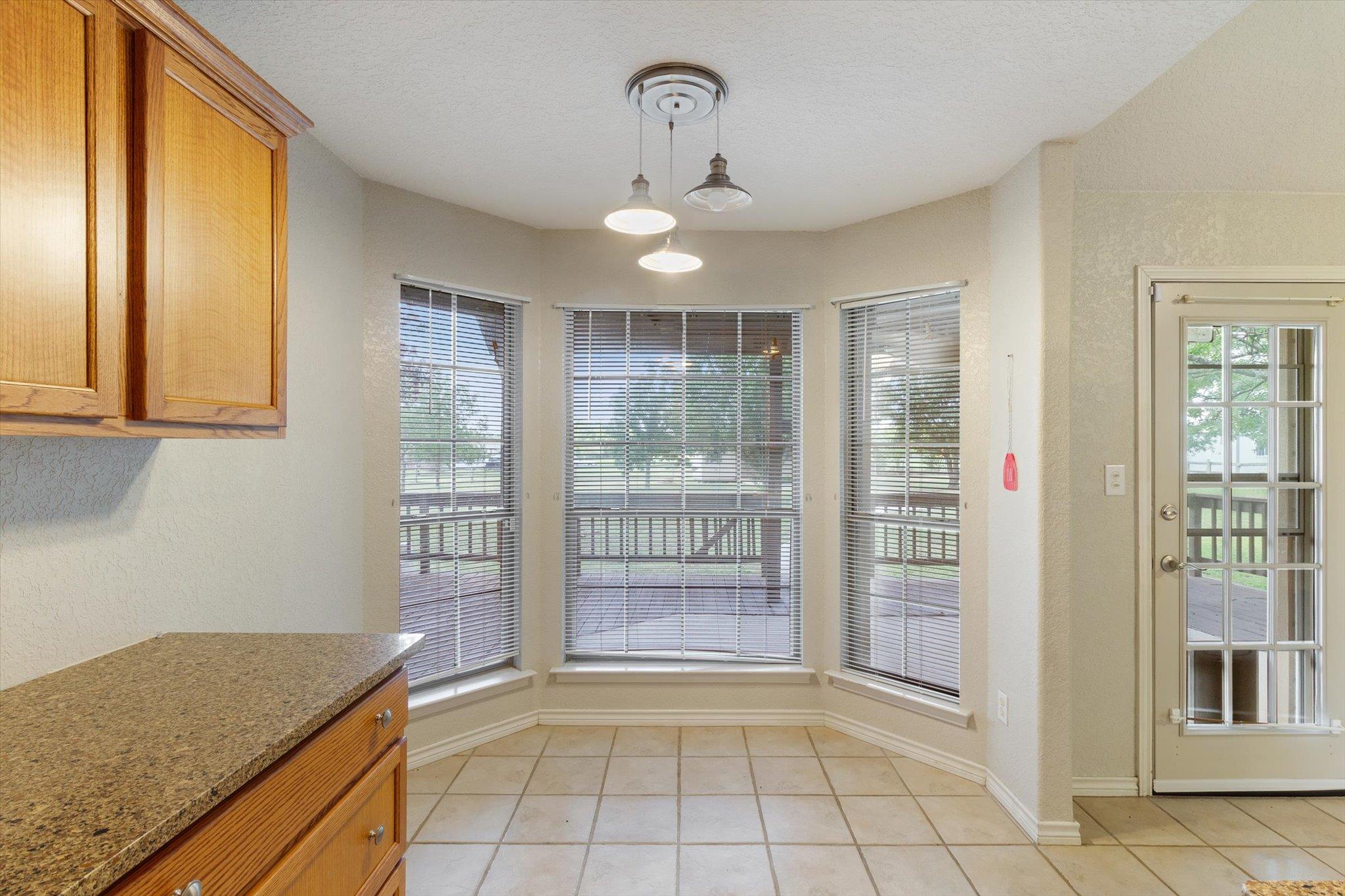 53 Tinas Trl, Martindale, TX 78655