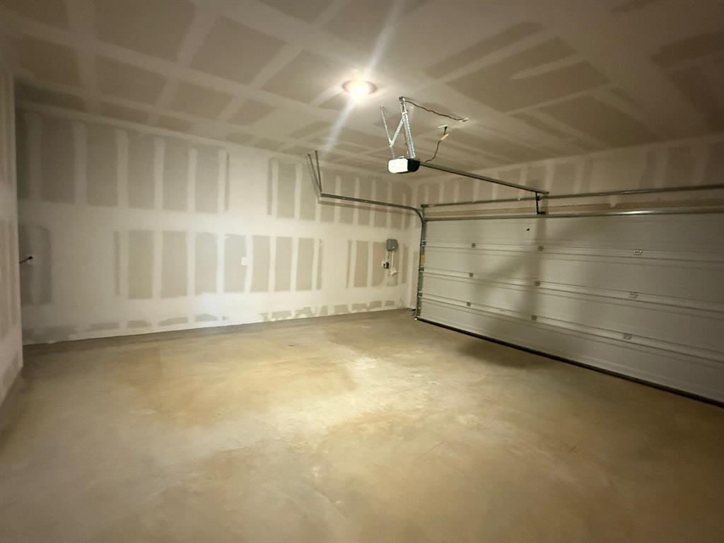 106 Brabham Loop, Hutto, TX 78634