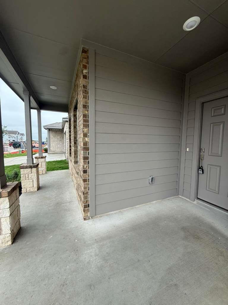106 Brabham Loop, Hutto, TX 78634