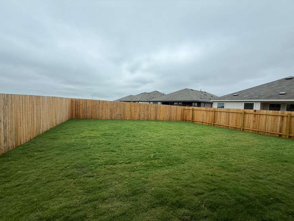 106 Brabham Loop, Hutto, TX 78634