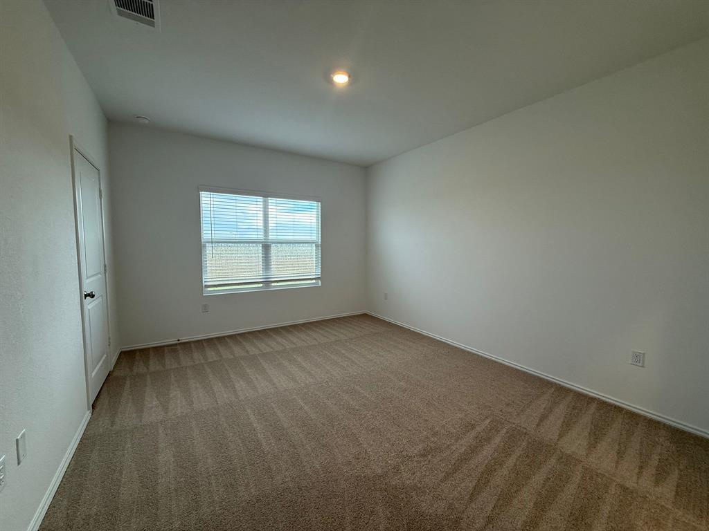 106 Brabham Loop, Hutto, TX 78634