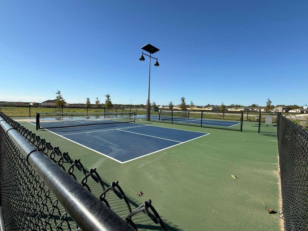 216 Herald Dr, Hutto, TX 78634
