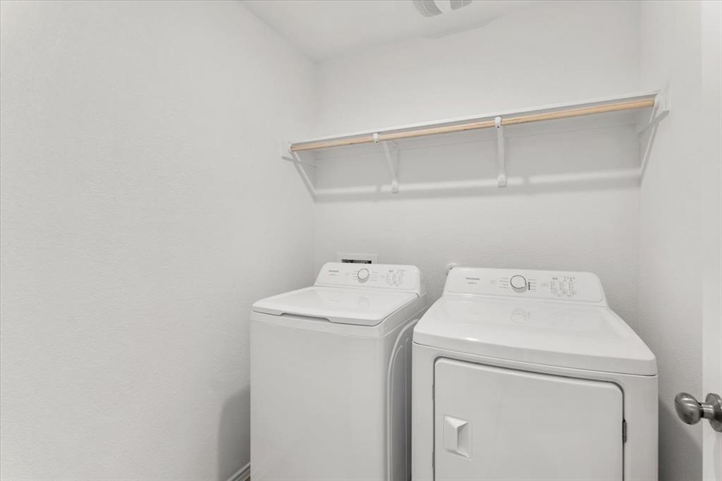 216 Herald Dr, Hutto, TX 78634