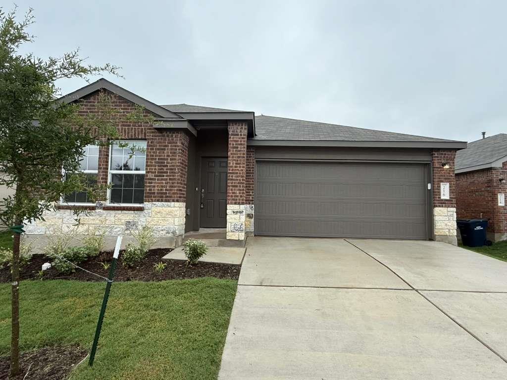 216 Herald Dr, Hutto, TX 78634