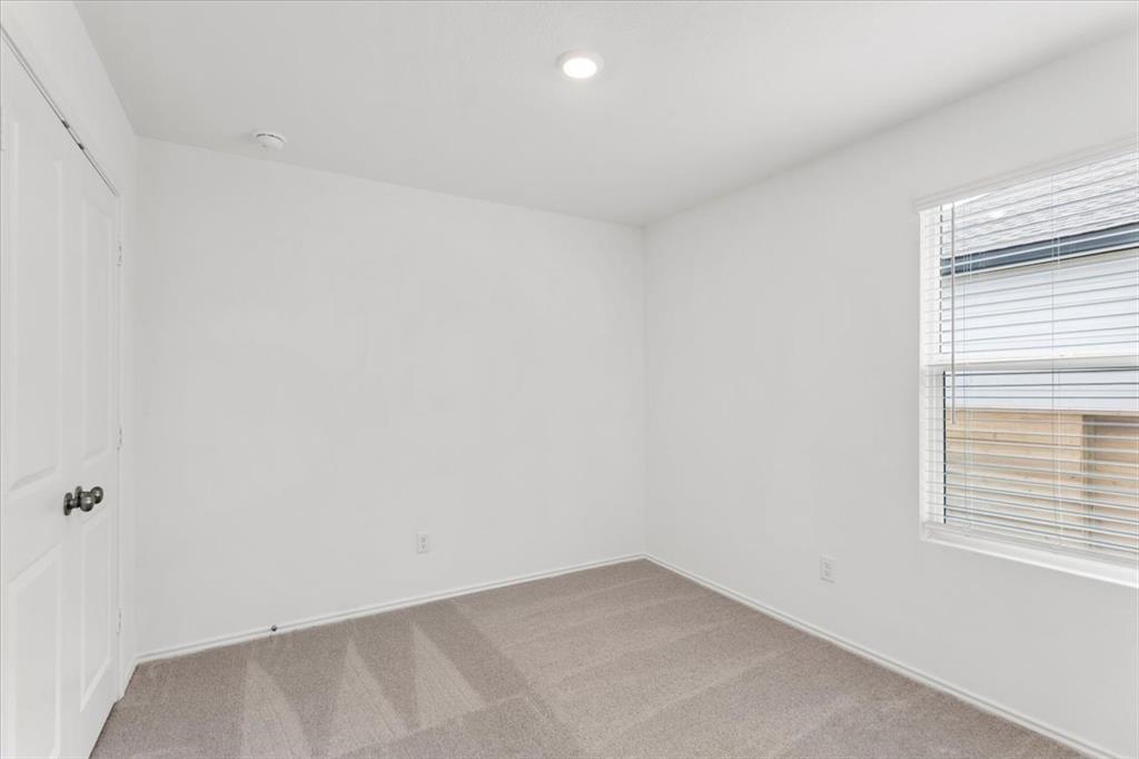 216 Herald Dr, Hutto, TX 78634