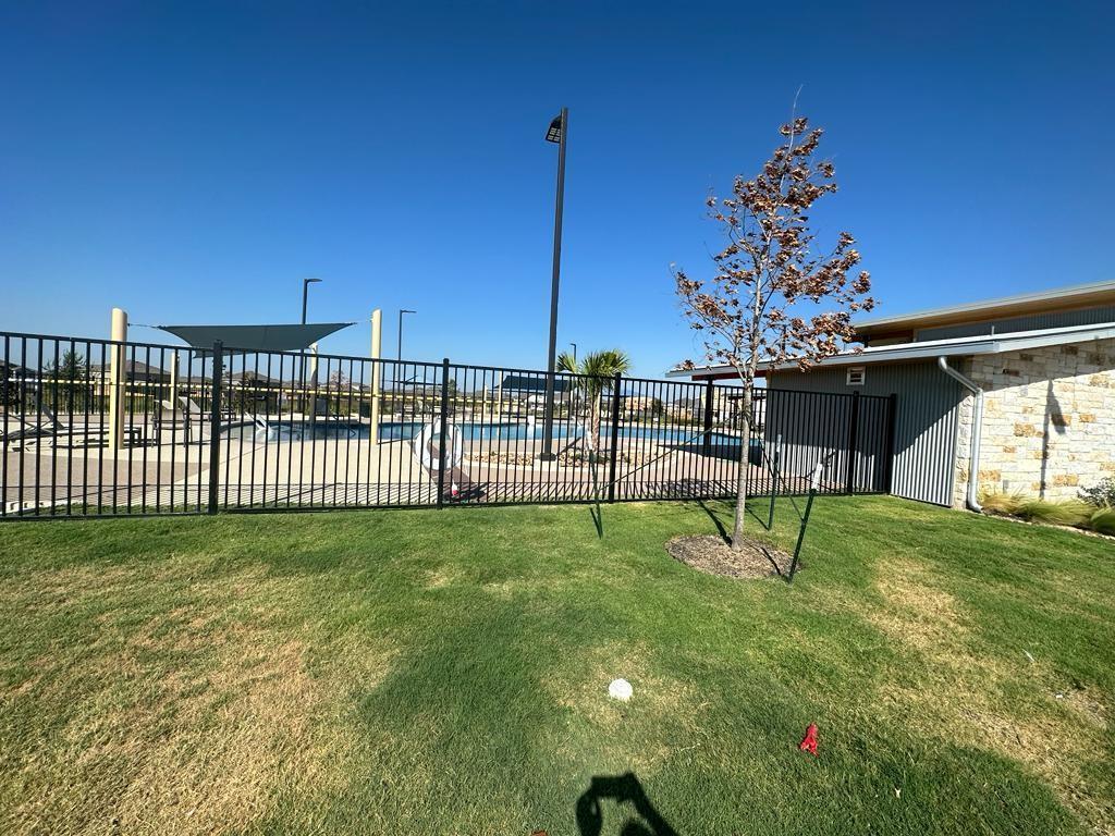 216 Herald Dr, Hutto, TX 78634