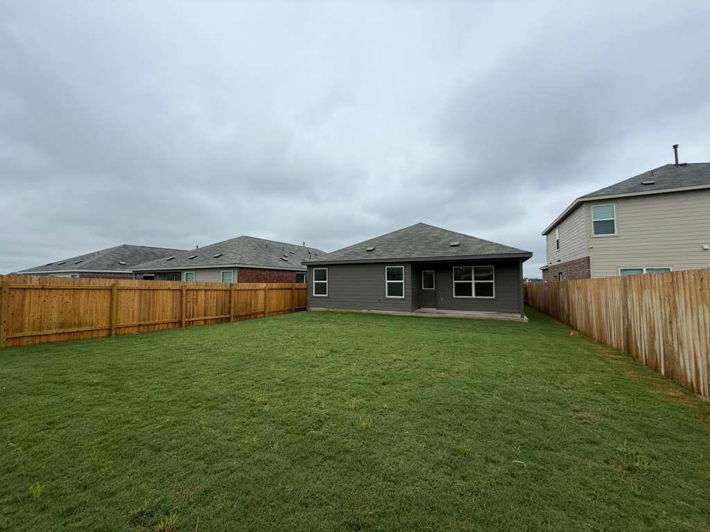 216 Herald Dr, Hutto, TX 78634