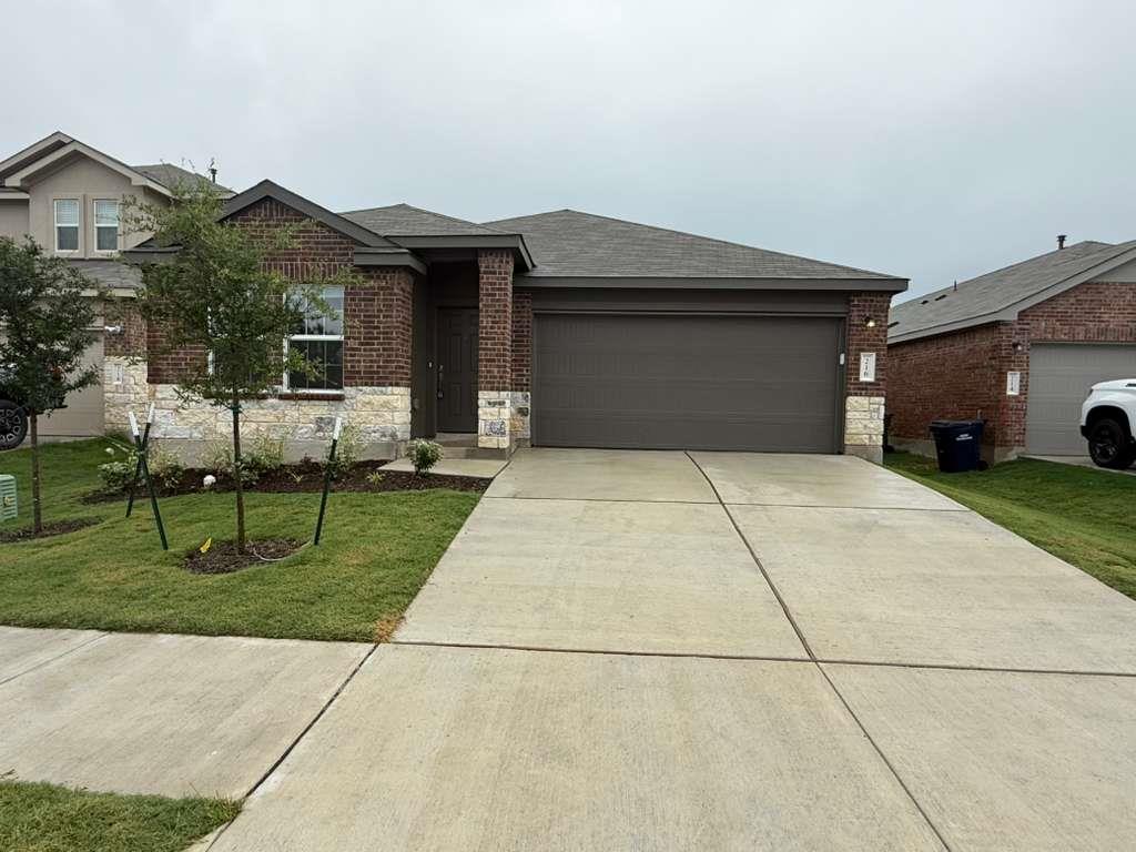216 Herald Dr, Hutto, TX 78634