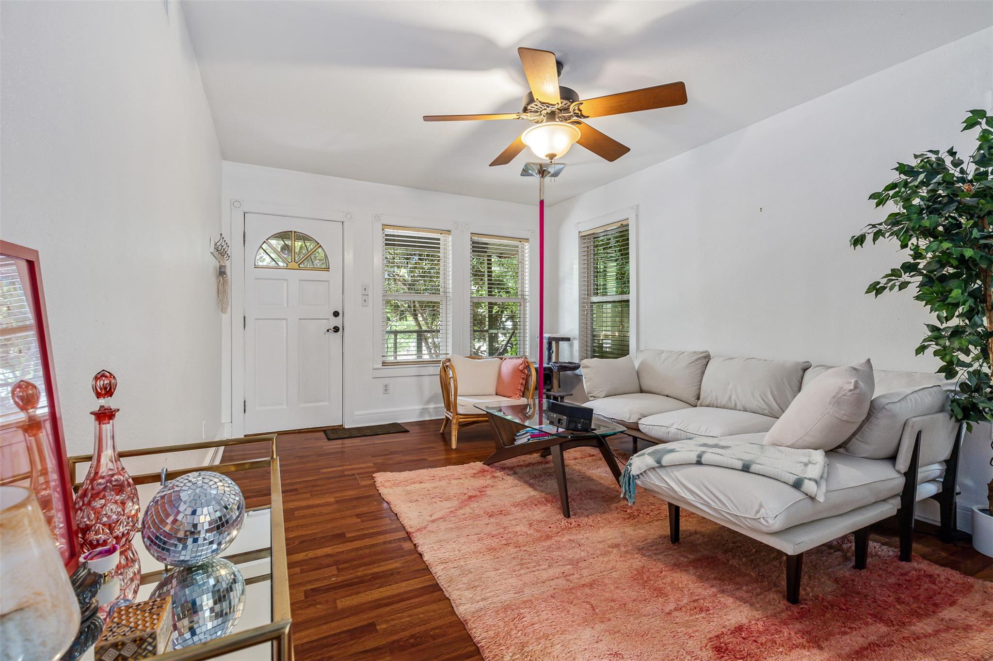 2512 E 10th St, Austin, TX 78702