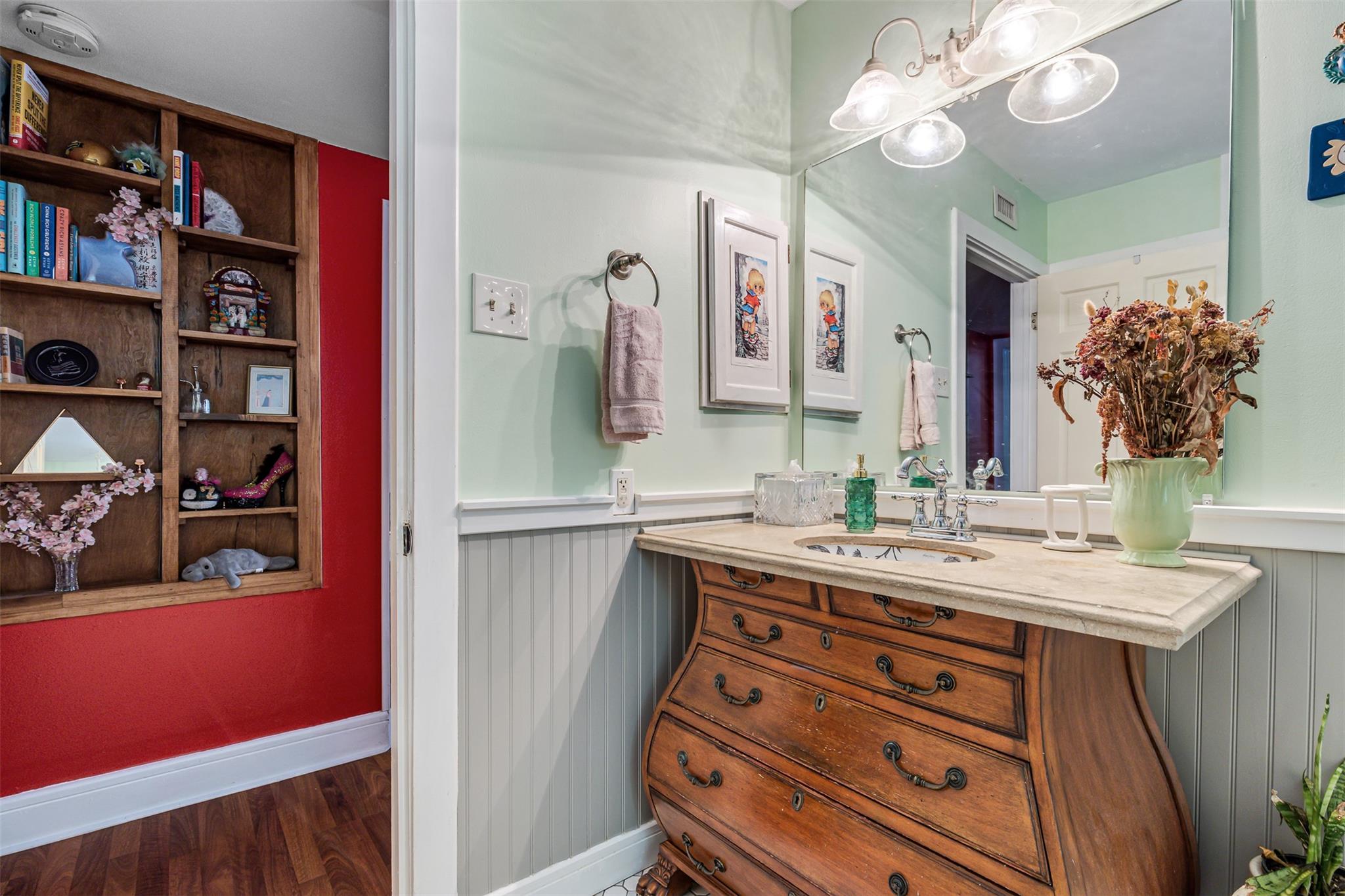 2512 E 10th St, Austin, TX 78702