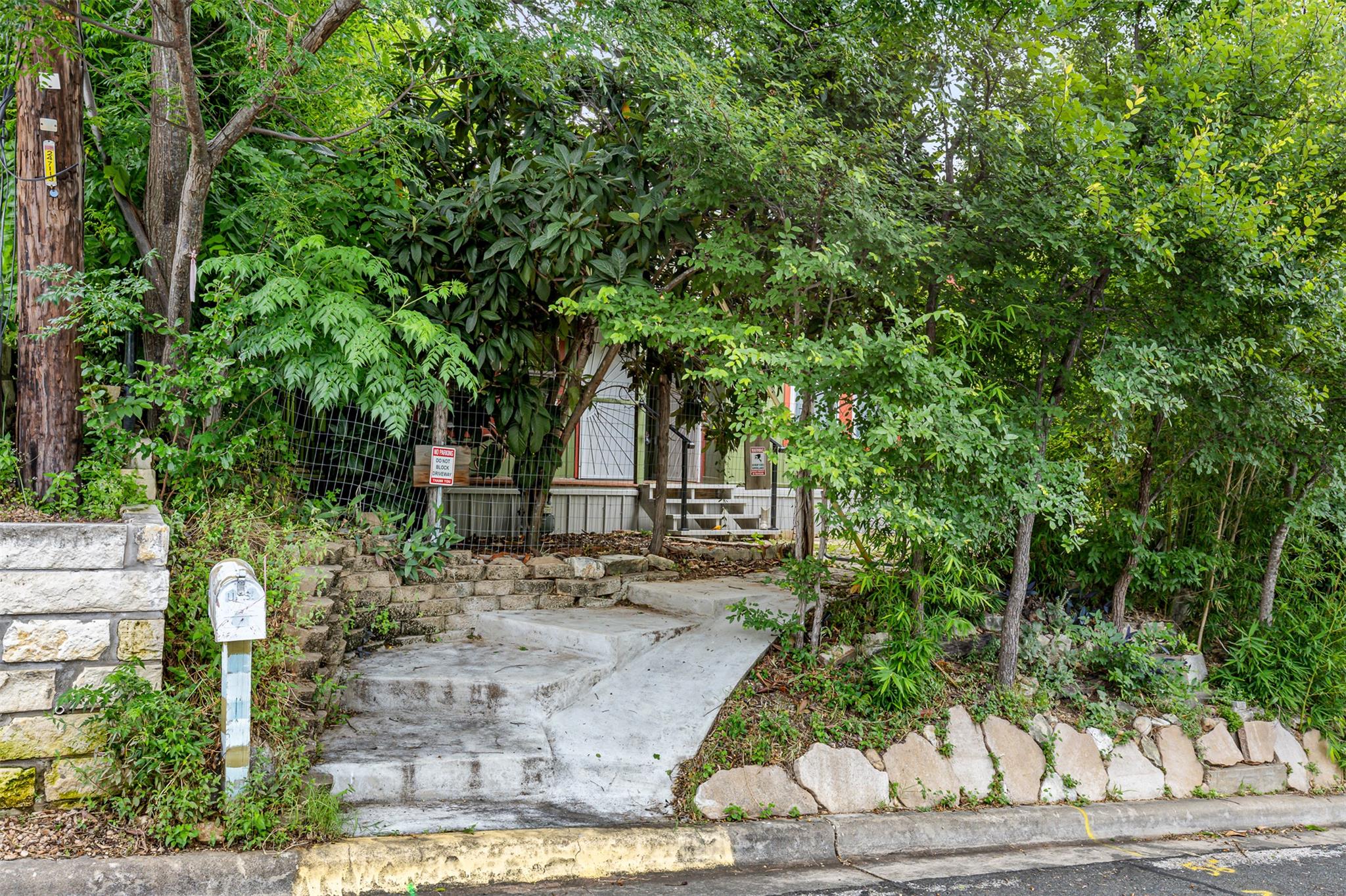 2512 E 10th St, Austin, TX 78702