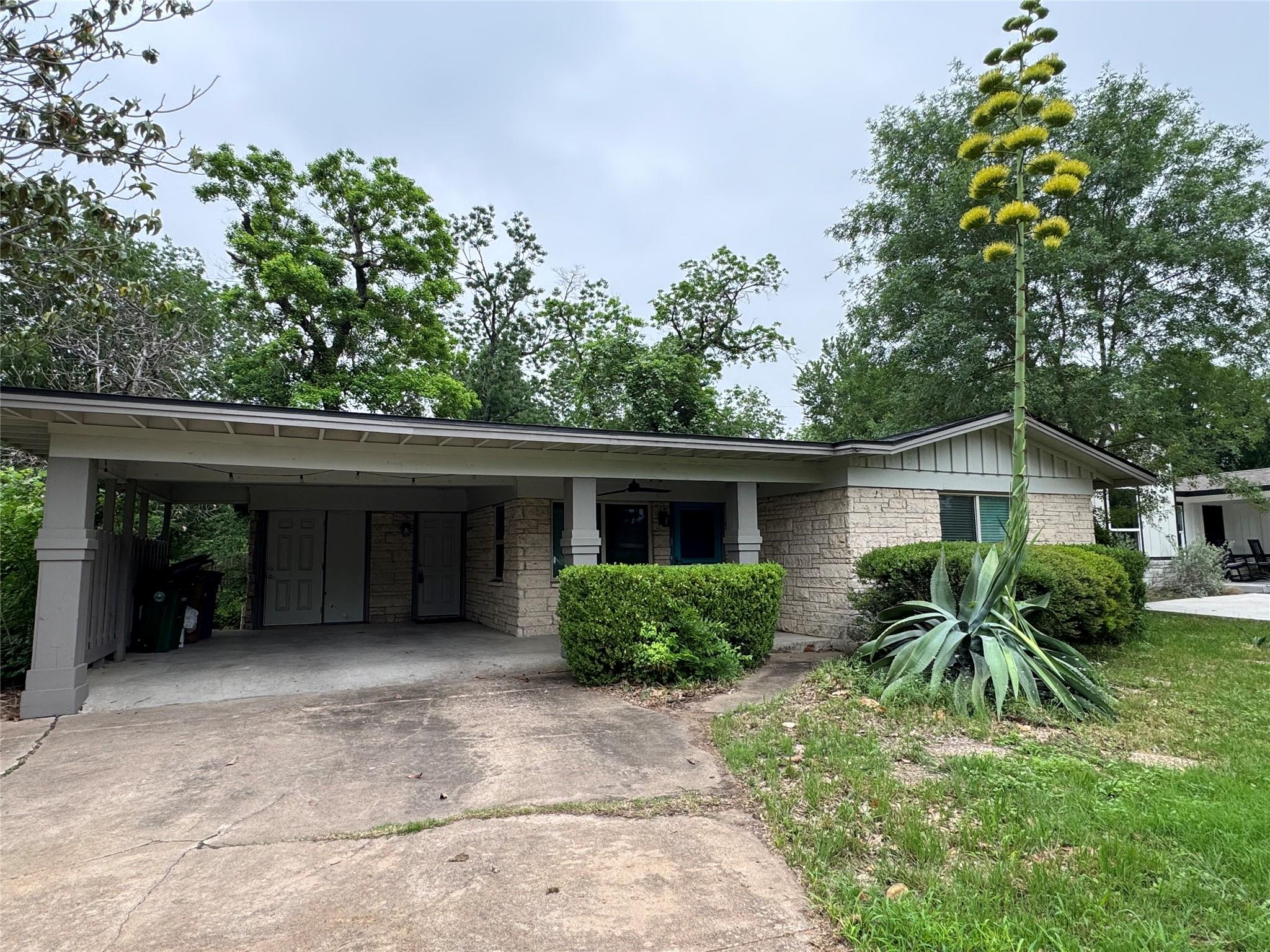 6001 Libyan Dr, Austin, TX 78745